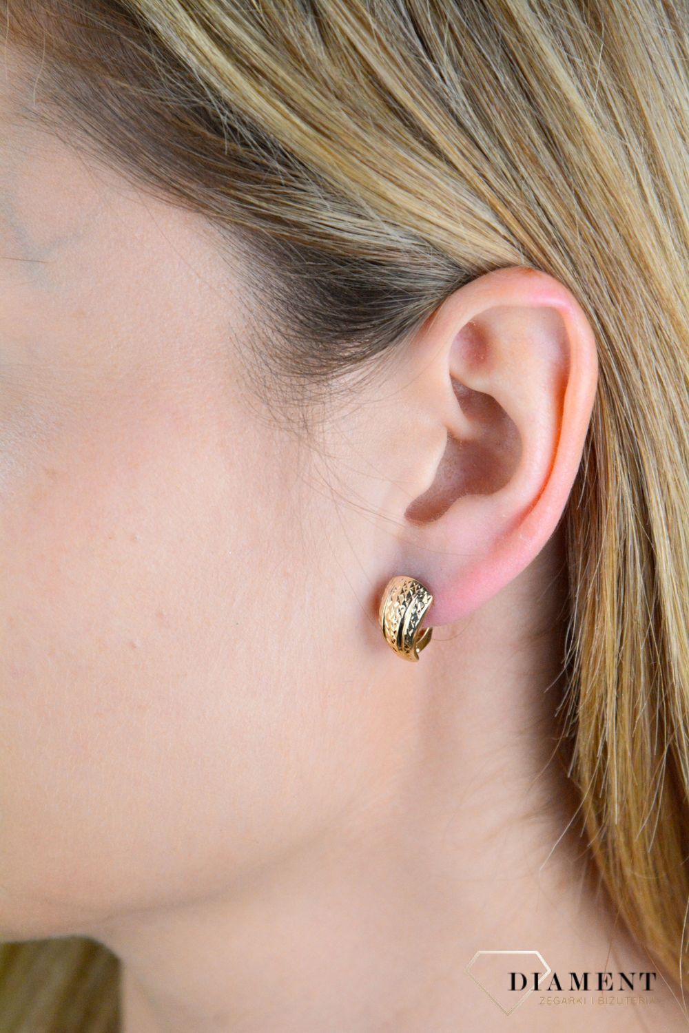 Złote kolczyki damskie 375 grawerowane KL 6868B 375.jpg